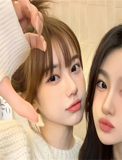 艺术的《一个陌生女人的来信》电影与电视剧比较：媒介差异与叙事特点