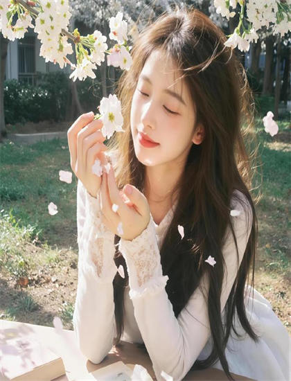 《站住！花小姐》音乐配乐解析：音效设计与主题曲创作分析